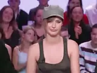 Իդեալական հսկայական բնական կրծքեր