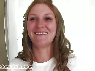 Big boobies blondie milf Nina Elle- ը այնքան կոպիտ է հարվածում