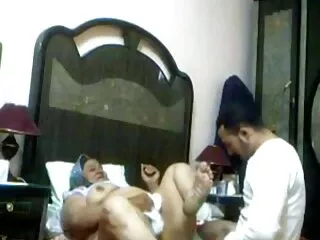 LECHE վաթսունինը Սյուզին փայլուն հետույք ունի